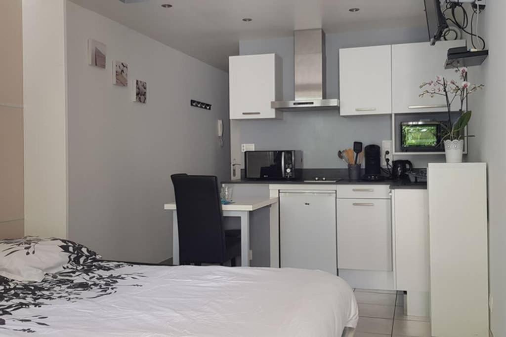 2* Rdc+ Terrasse & Parking Prive *